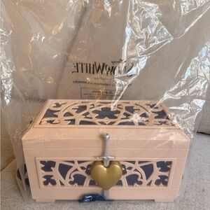 2025 Disney Parks Snow White Movie
Regal Cinema Heart Box Popcorn
Bucket